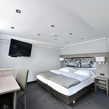 Gt3 Hotel Honerath Extérieur photo