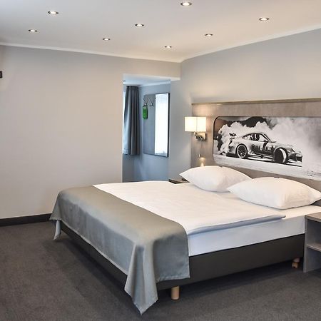 Gt3 Hotel Honerath Extérieur photo