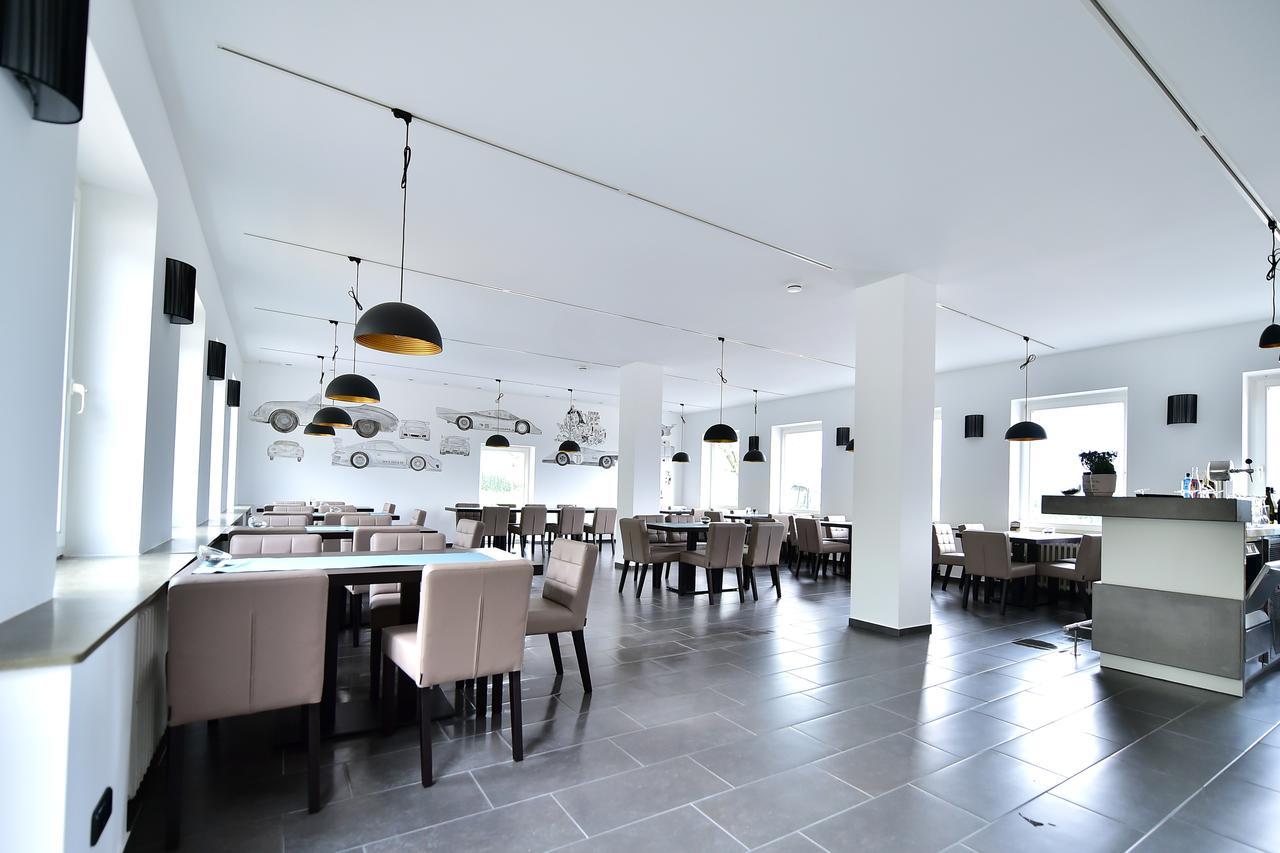 Gt3 Hotel Honerath Extérieur photo
