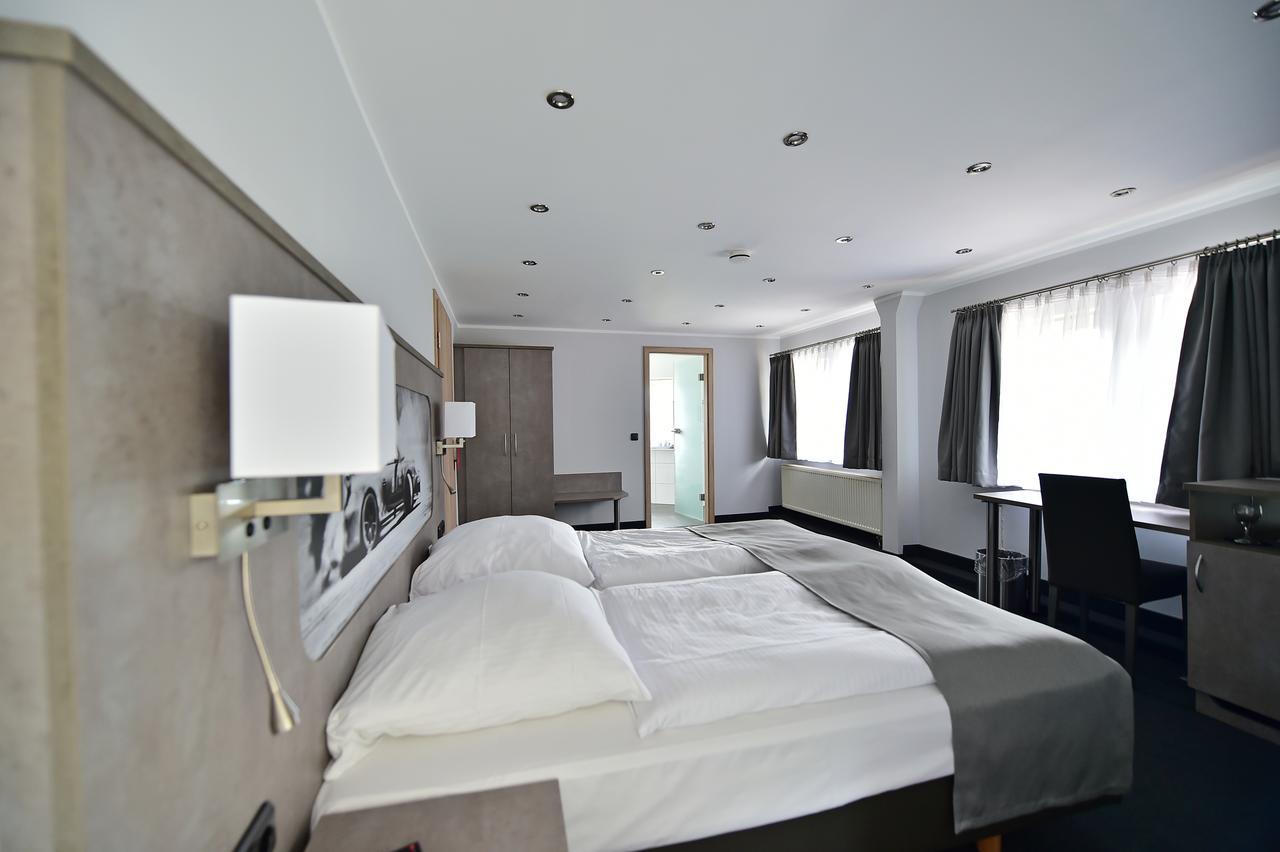 Gt3 Hotel Honerath Extérieur photo