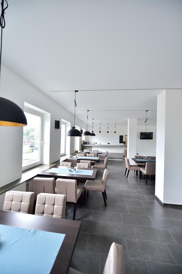 Gt3 Hotel Honerath Extérieur photo
