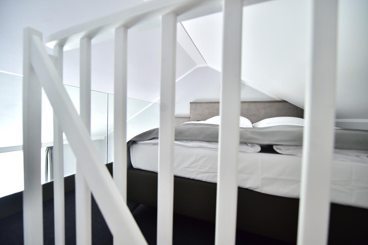 Gt3 Hotel Honerath Extérieur photo