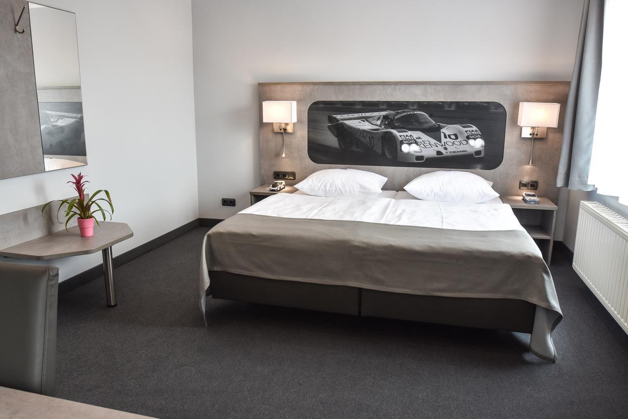 Gt3 Hotel Honerath Extérieur photo