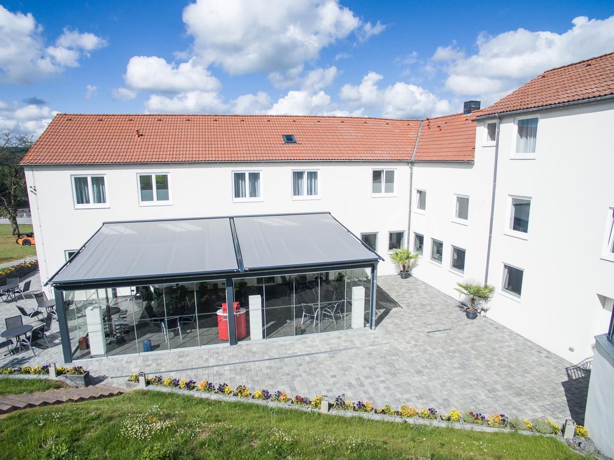 Gt3 Hotel Honerath Extérieur photo